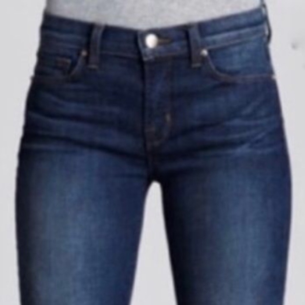J BRAND DENIM JEANS BOOTLEG #118 INK.   Please note small pull